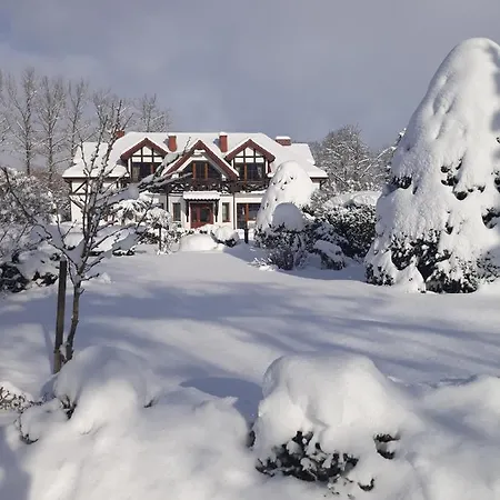 Dworek Nad Rega Отель Trzebiatow nad Rega
