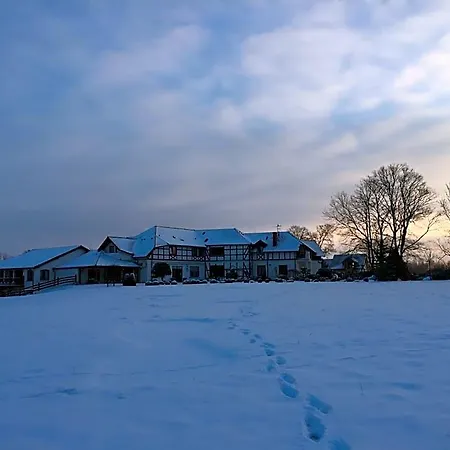 Dworek Nad Rega Otel 3*