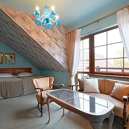 Otel Dworek Nad Rega 3*