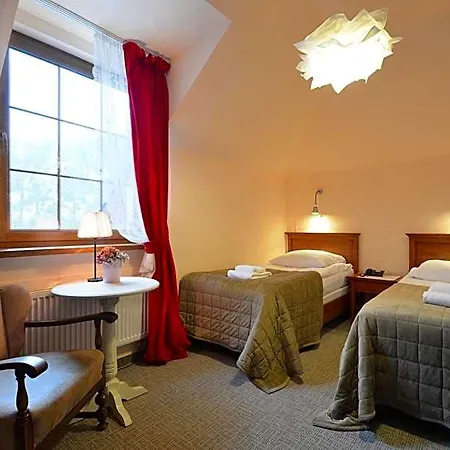 Dworek Nad Rega Otel 3*