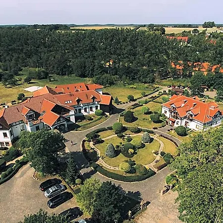 Otel Dworek Nad Rega 3*
