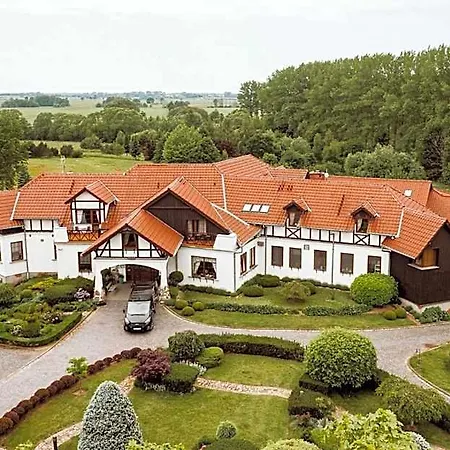 Otel Dworek Nad Rega