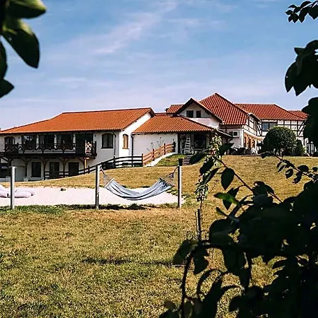 Dworek Nad Rega 3*