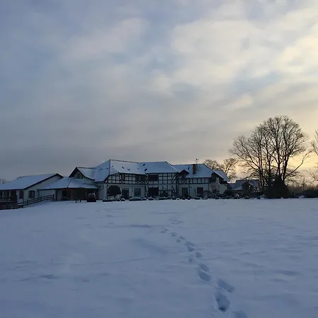 Dworek Nad Rega Отель Trzebiatow nad Rega