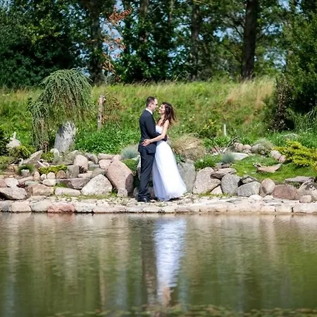 Hotel Dworek Nad Rega 3*