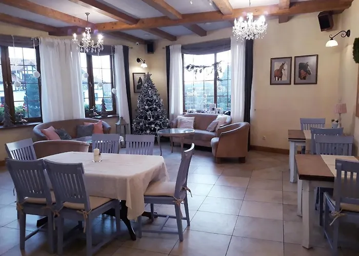 Hotel Dworek Nad Rega 3*