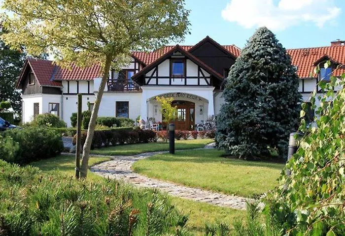 Dworek Nad Rega Hotel 3*