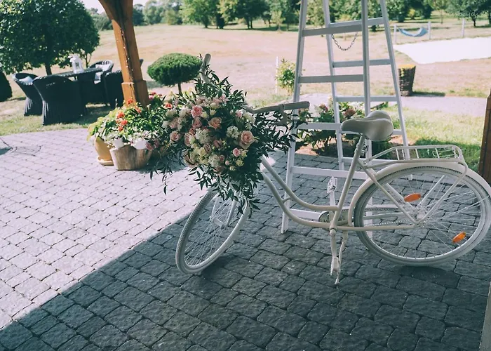 Hotel Dworek Nad Rega