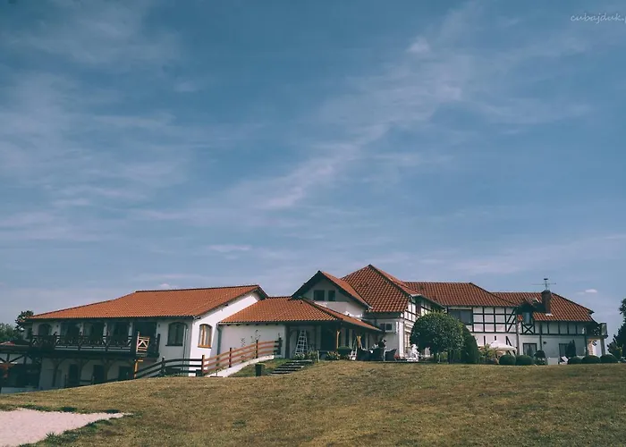 Hotel Dworek Nad Rega 3*