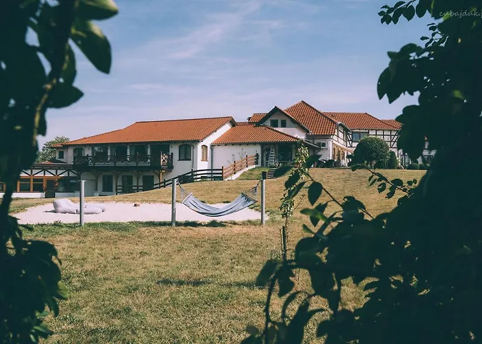 Hotel Dworek Nad Rega 3*